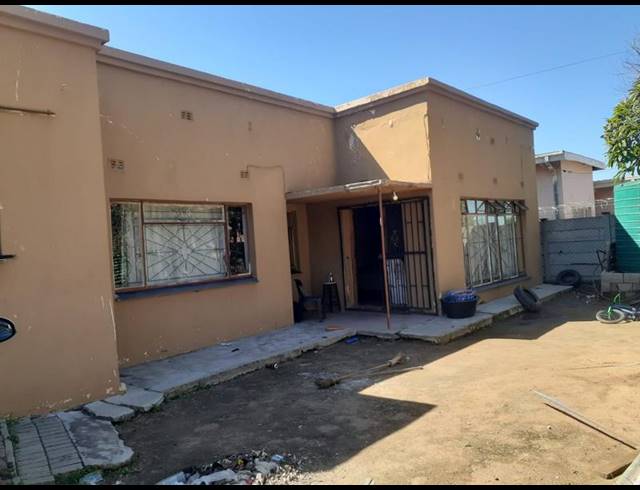 3 BEDROOM HOUSE FOR SALE IN SESHEGO B